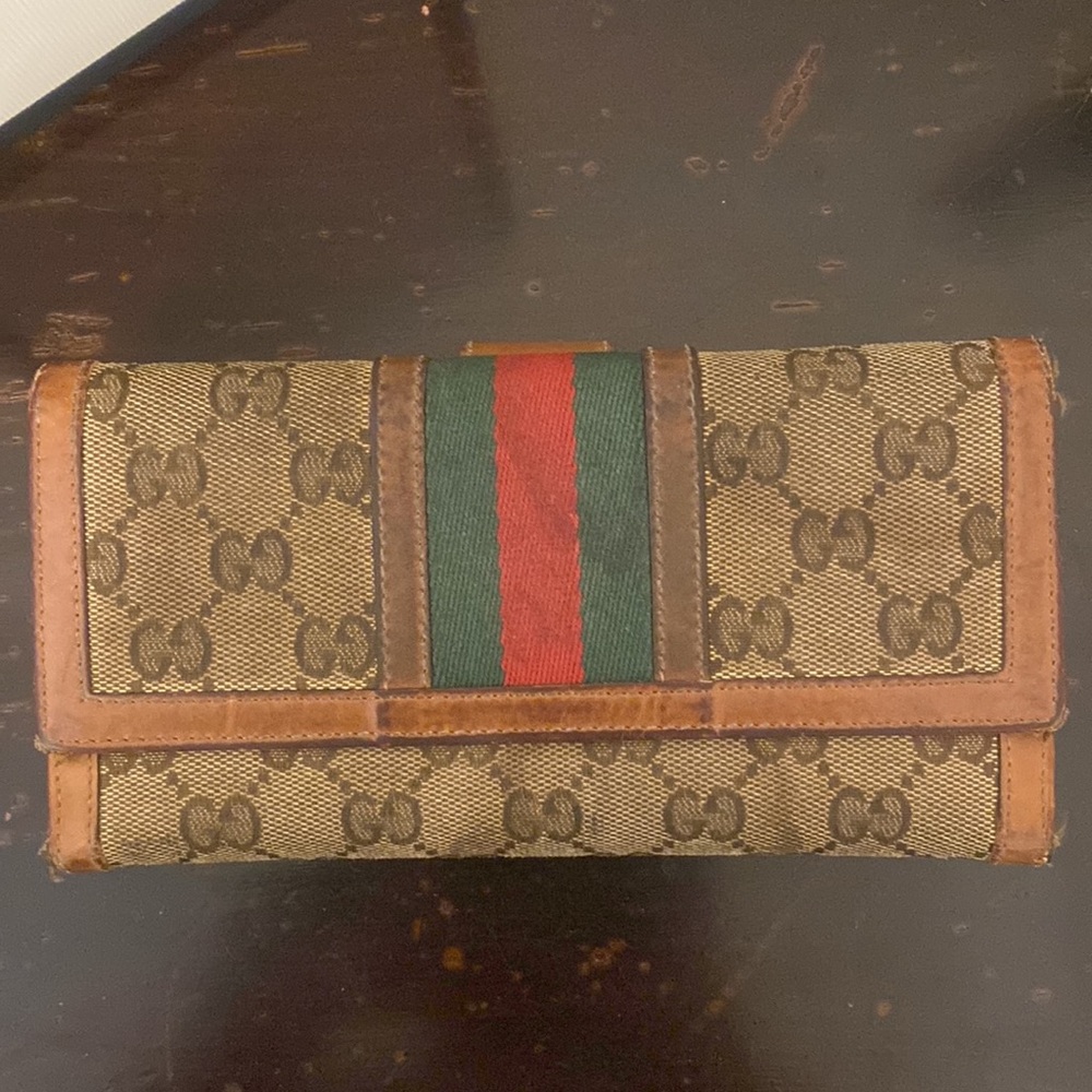 Authentic Gucci Wallet - Picture 2 of 16